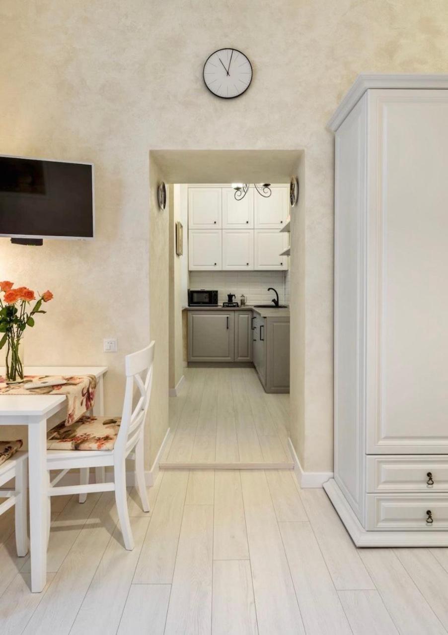 Lucky Apartmens In Centre Lviv Luaran gambar